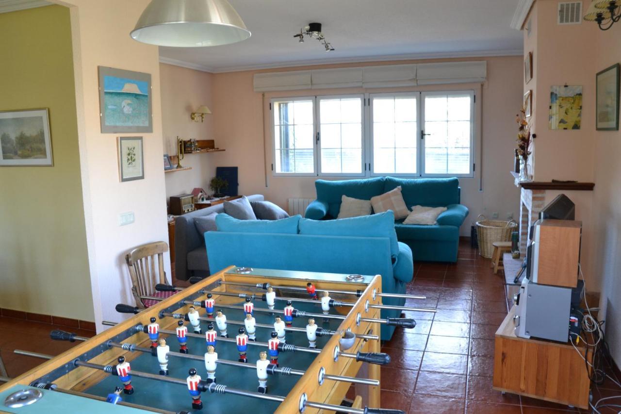 Casa Rural El Trepador Azul Futbolín Barbacoa 8 personas Becerril de la Sierra Exterior foto
