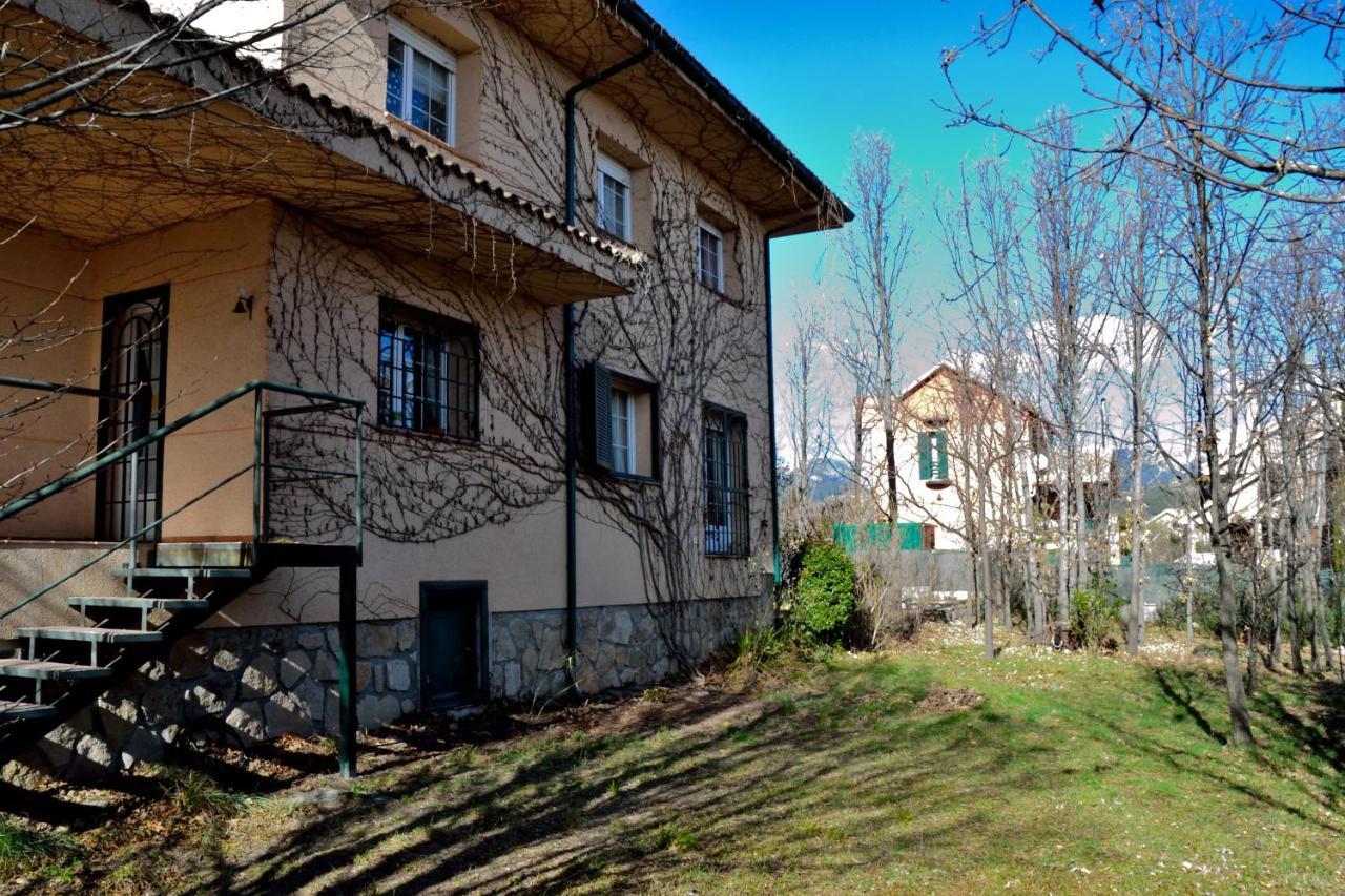 Casa Rural El Trepador Azul Futbolín Barbacoa 8 personas Becerril de la Sierra Exterior foto